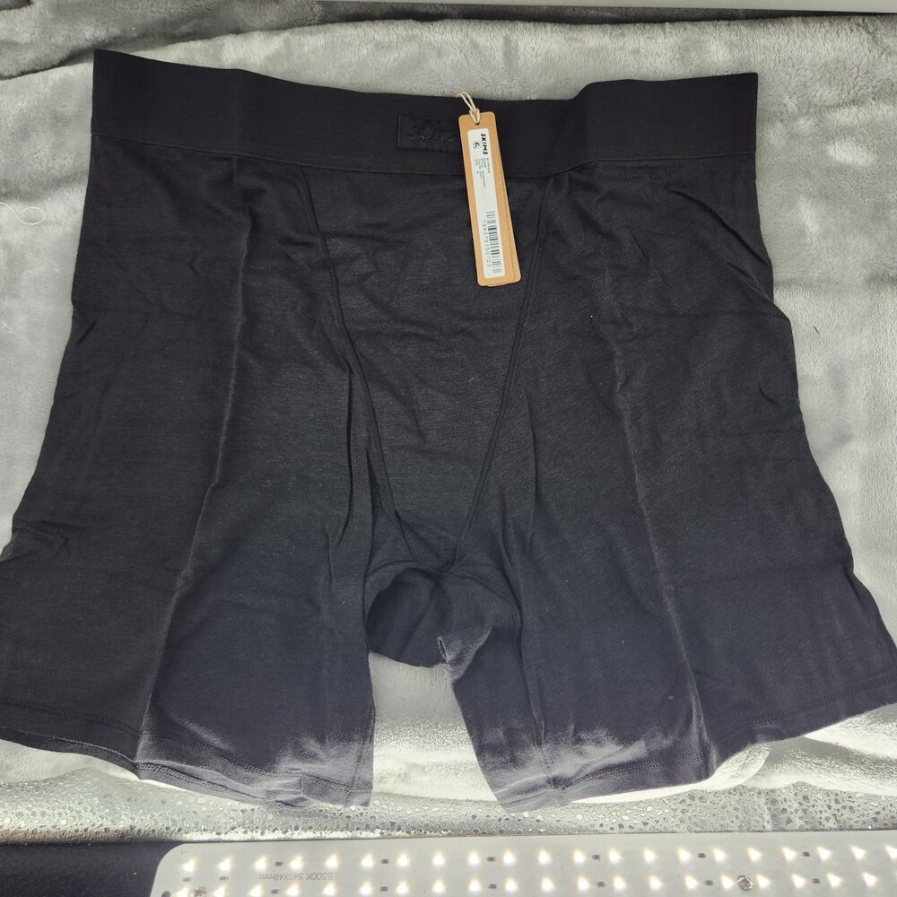 Skims Medium Onyx Black Boyfriend Boxer NWT‎